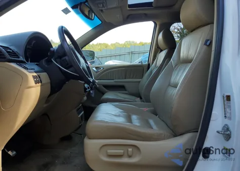 2010 Honda Odyssey Touring z USA, uszkodzony, nr VIN 5FNRL3H90AB055196